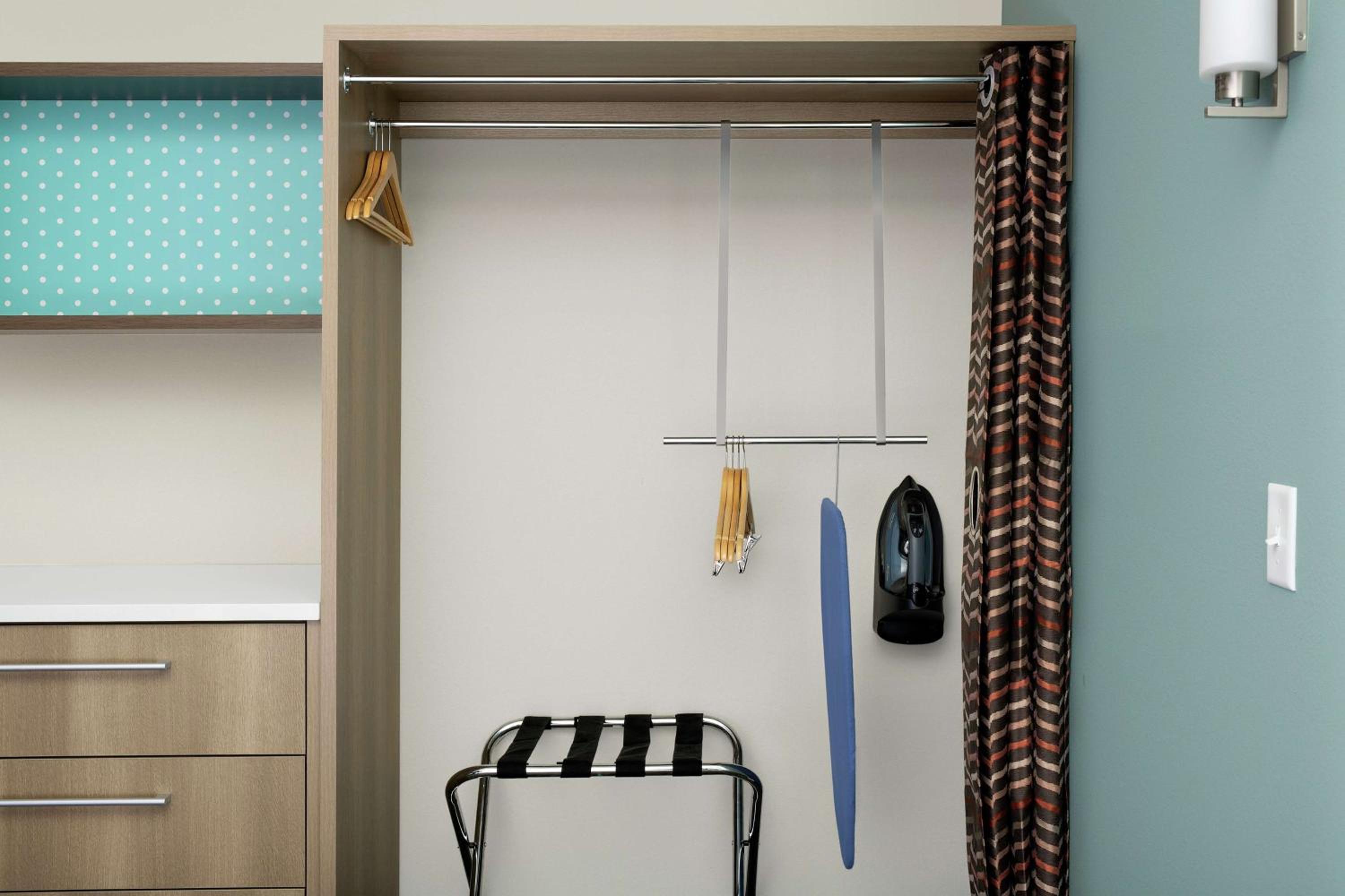 Queen Studio with Two Queen Beds - Mobility Access/Non-Smoking