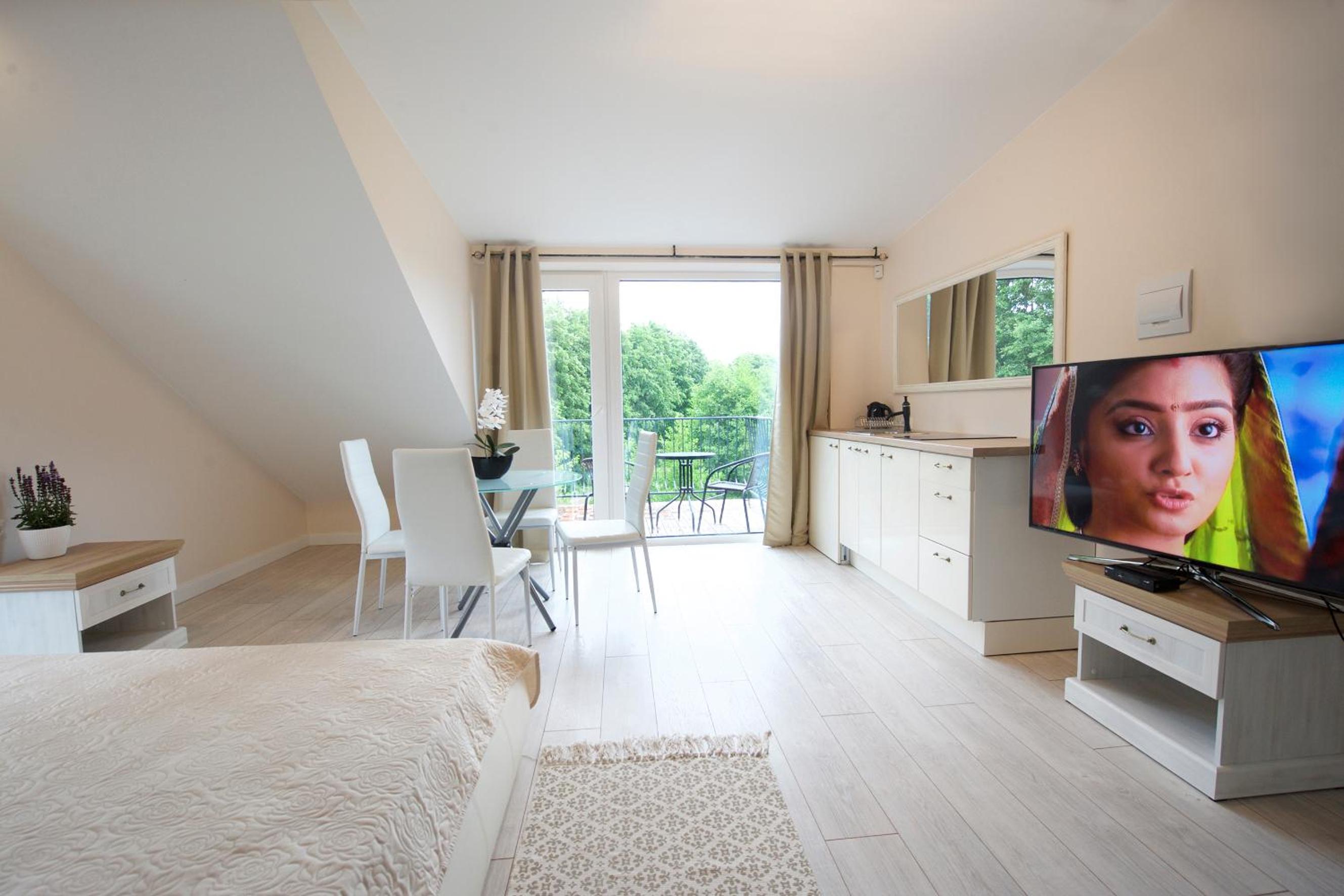 Deluxe Apartment with Balcony