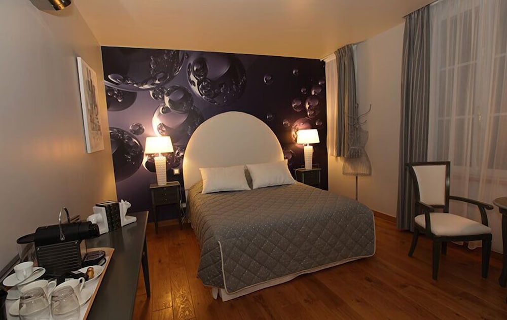 Double Room (Intemporelle)