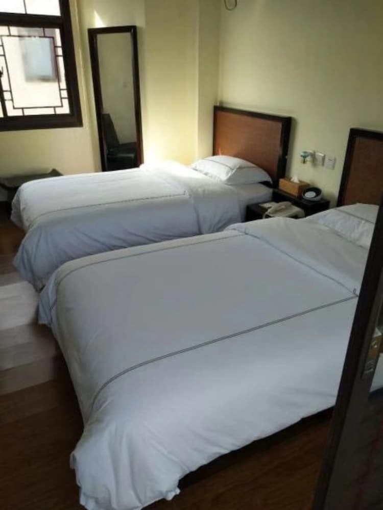 Elite House
