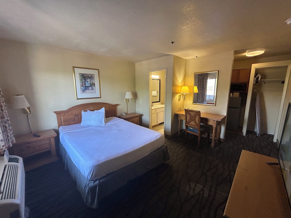 Deluxe Room, 1 King Bed, Non Smoking