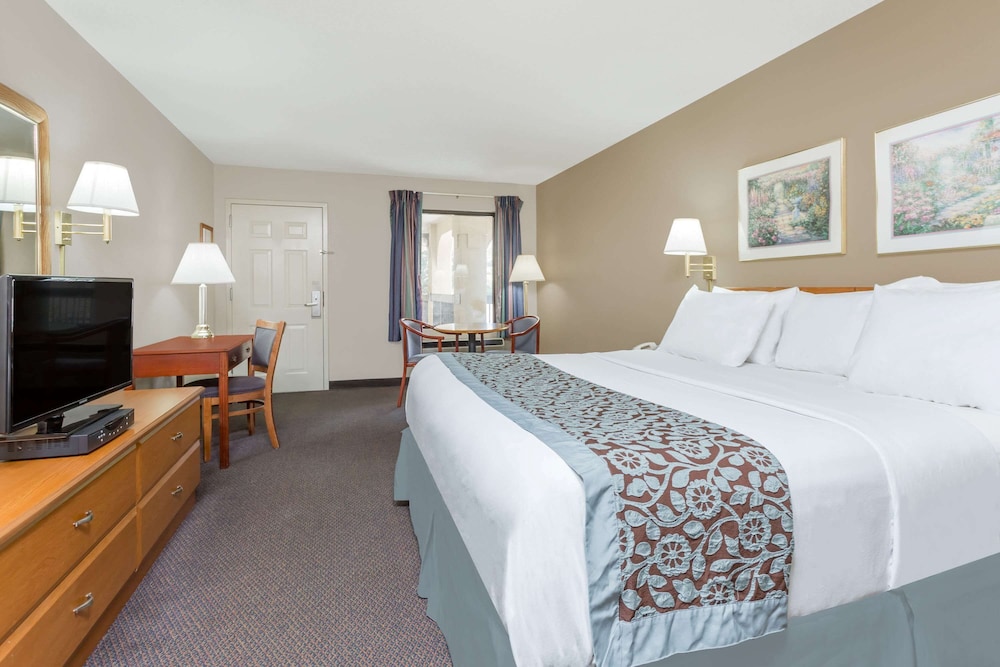 Room, 1 King Bed, Accessible