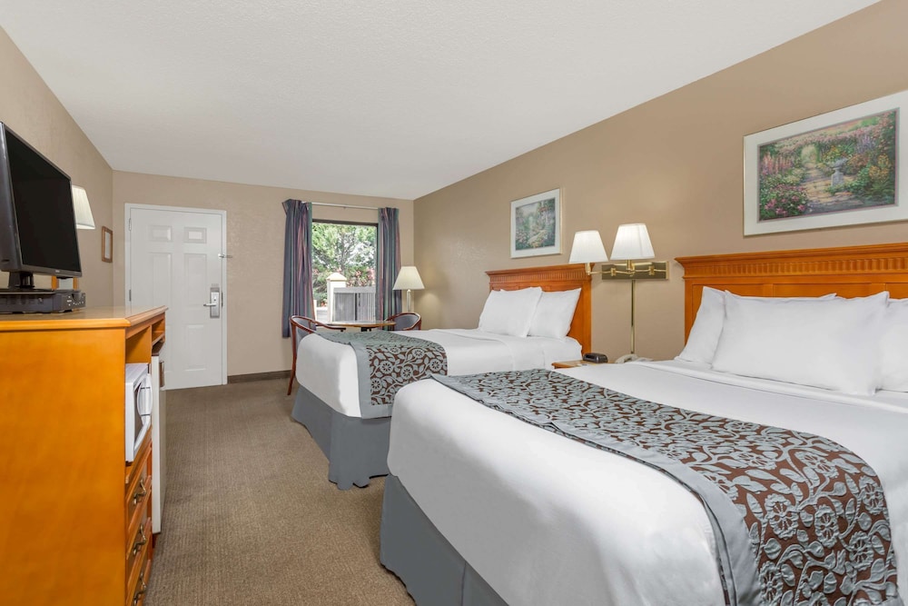 Double Room, 2 Double Beds