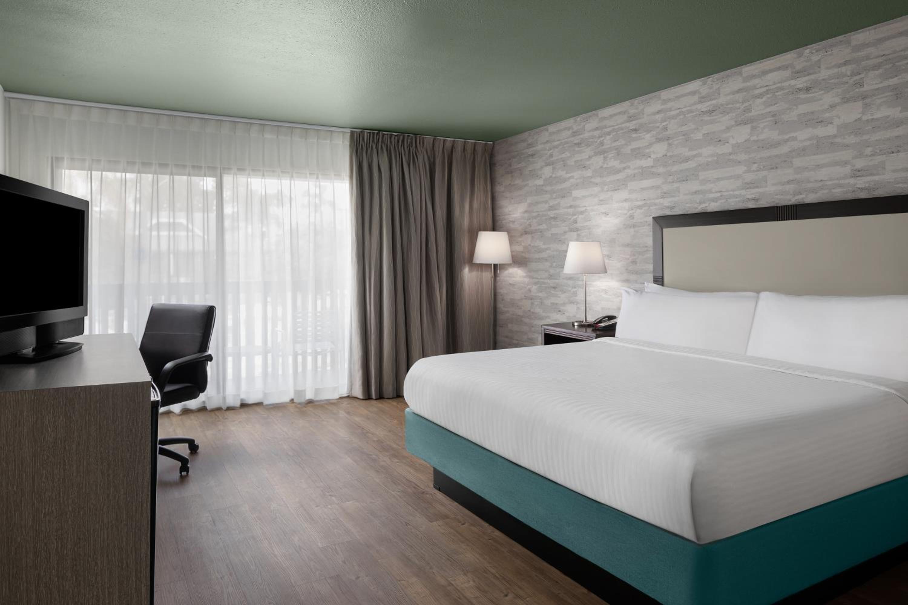 King Room with Pool View