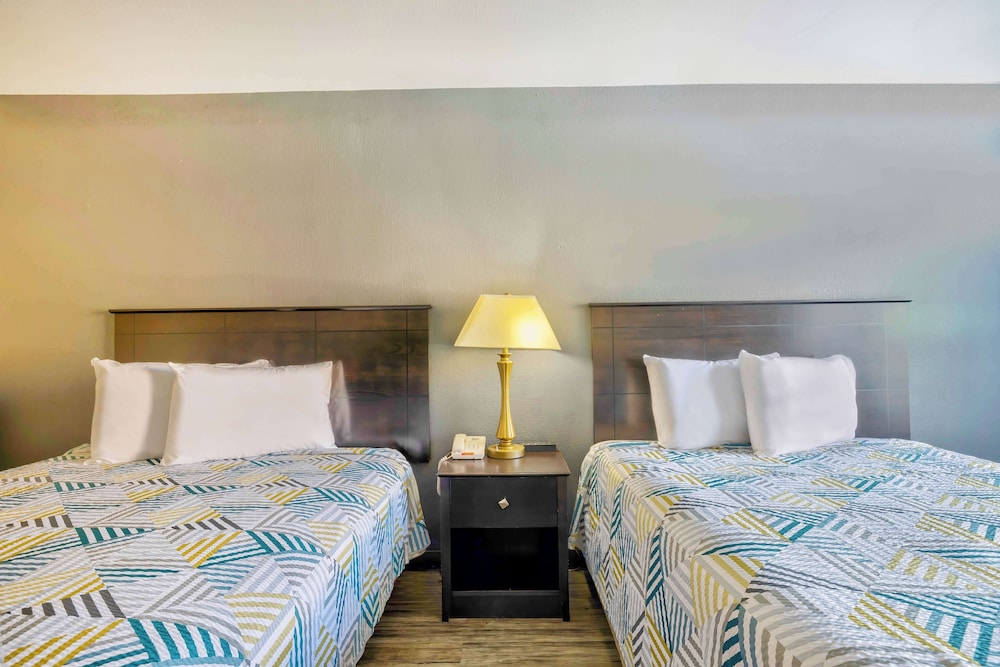 Standard Room, 2 Queen Beds, Non Smoking, Refrigerator & Microwave