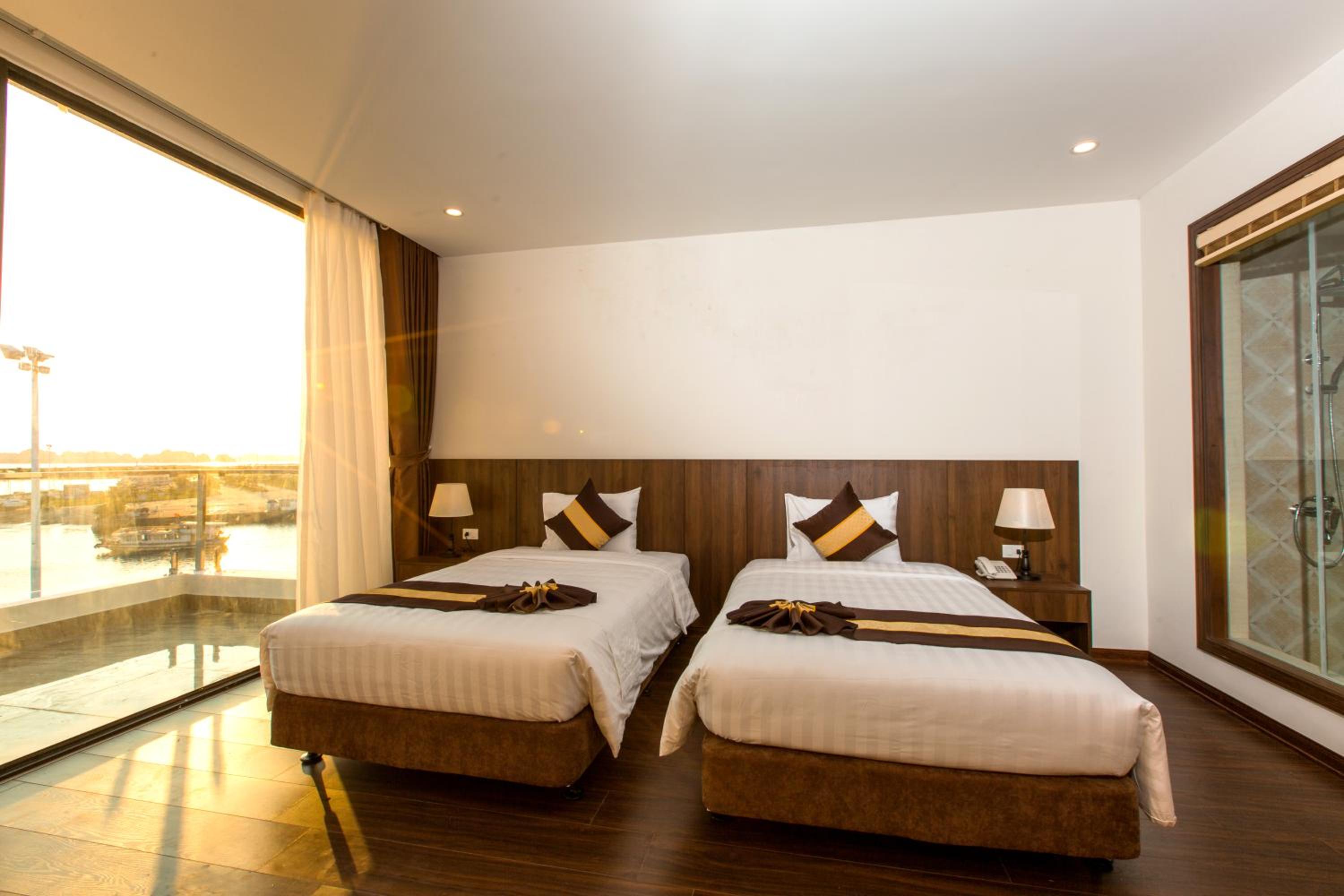 Deluxe Twin Room with Sea View