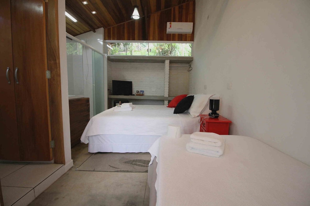 Exclusive Room, 1 Queen Bed, Bathtub, Garden View