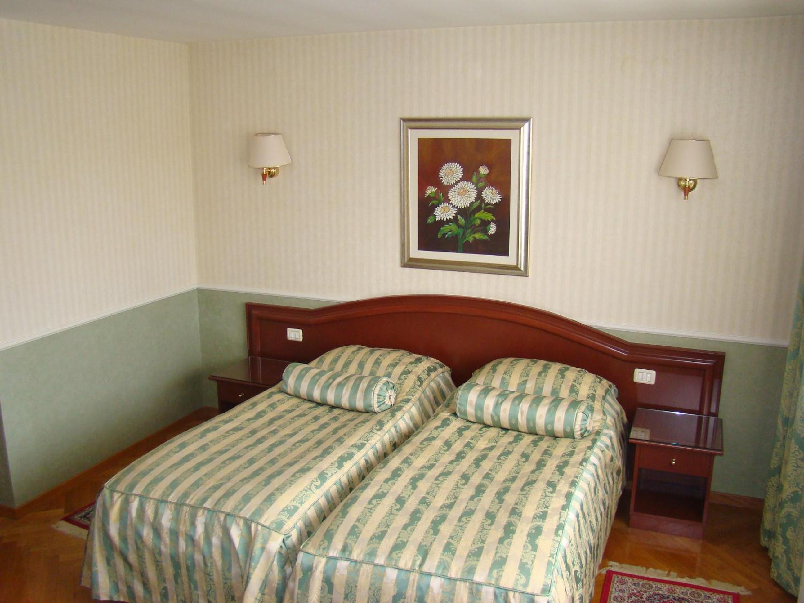 Triple Room with Private Bathroom