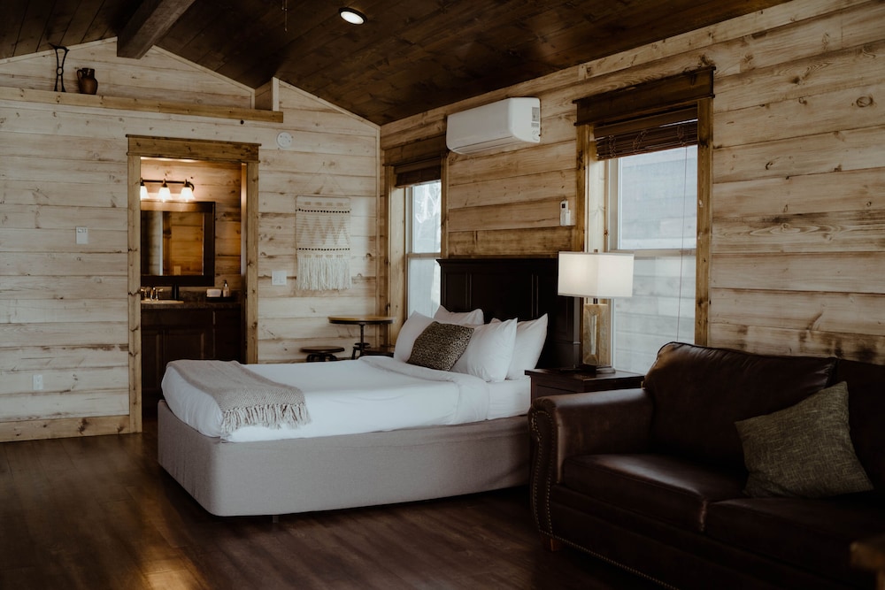 Teton Queen Cabin