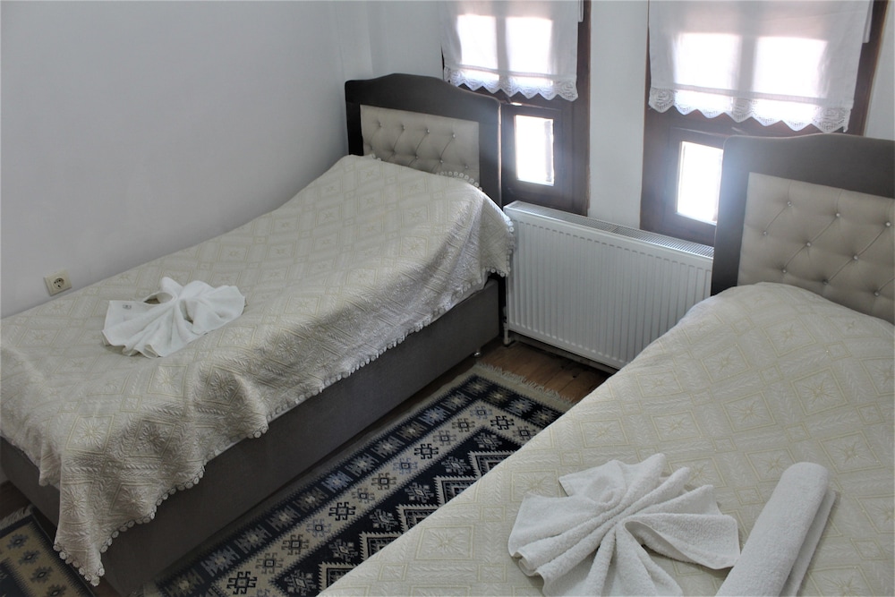 Standard Triple Room, City View