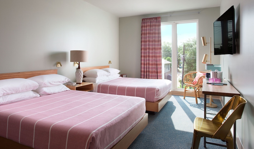 Superior Room, 2 Queen Beds, City View (Waller Double Queen Room)