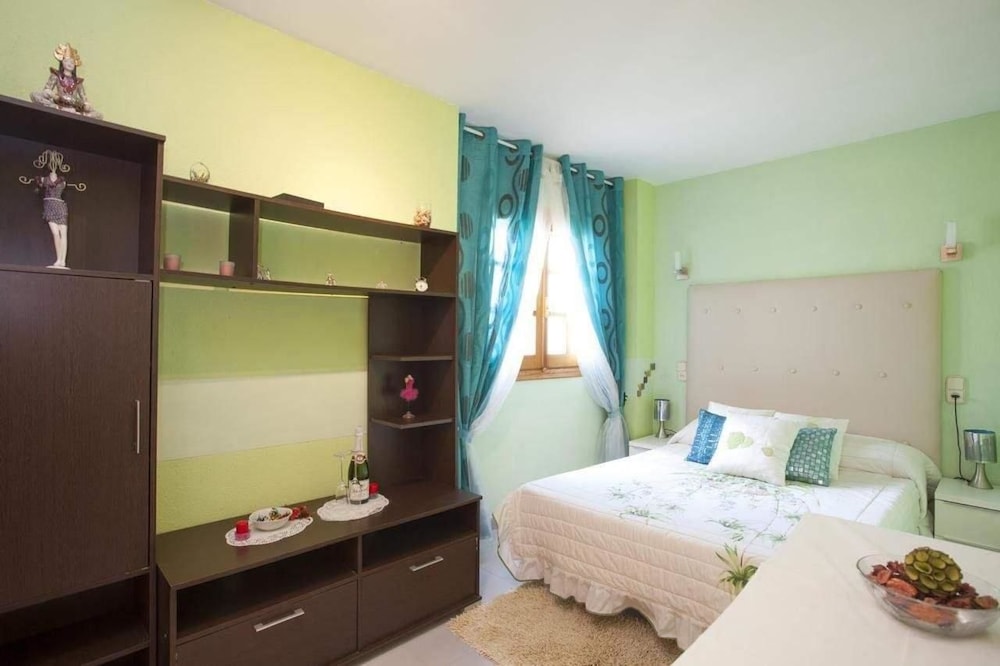Apartment, 3 Bedrooms, Sea View