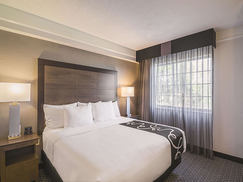 Deluxe Suite, 1 King Bed, Non Smoking