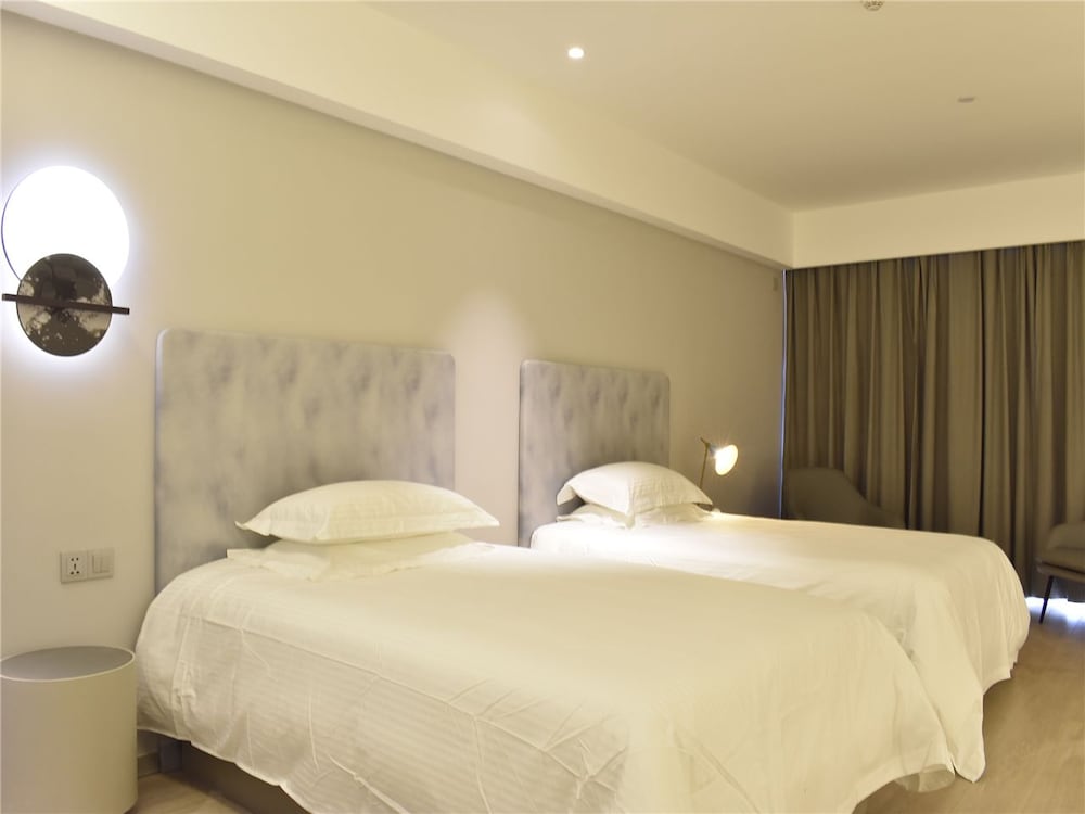 Business Twin Room (B)