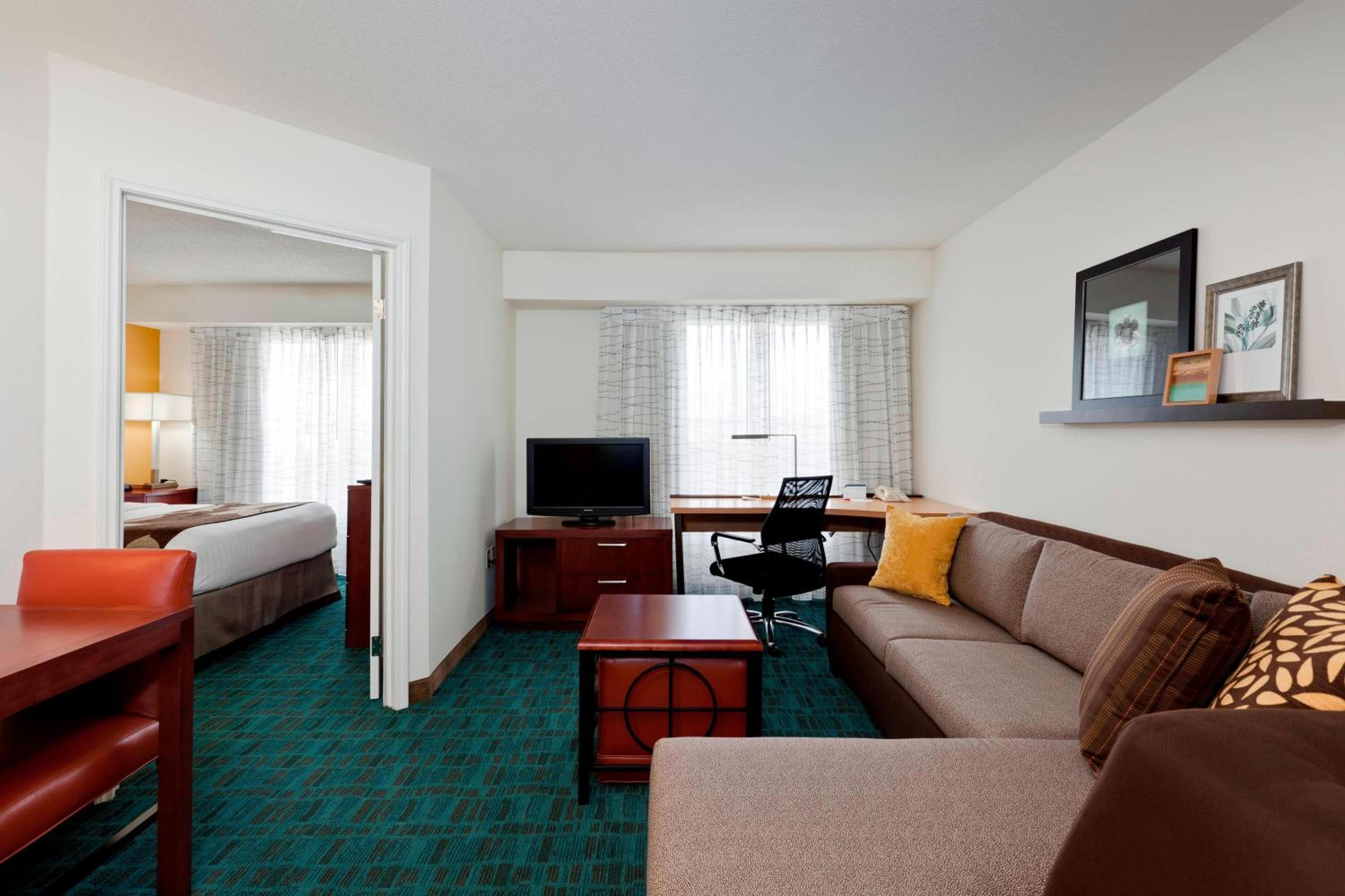 One-Bedroom Queen Suite with Sofa Bed - Hearing Accessible