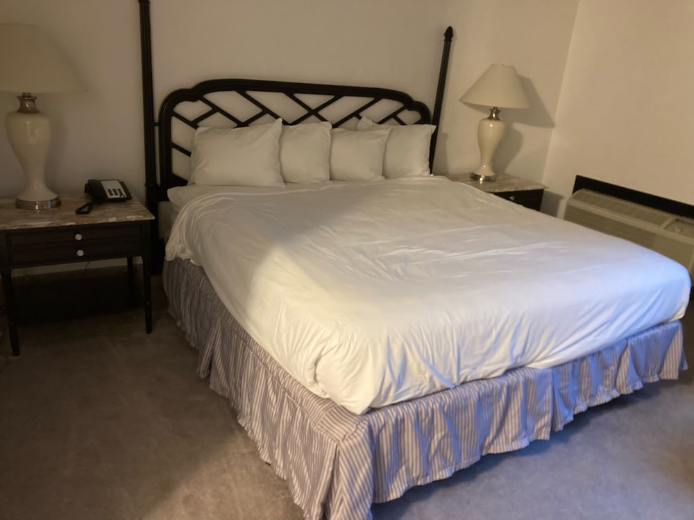 Standard Room, 1 King Bed