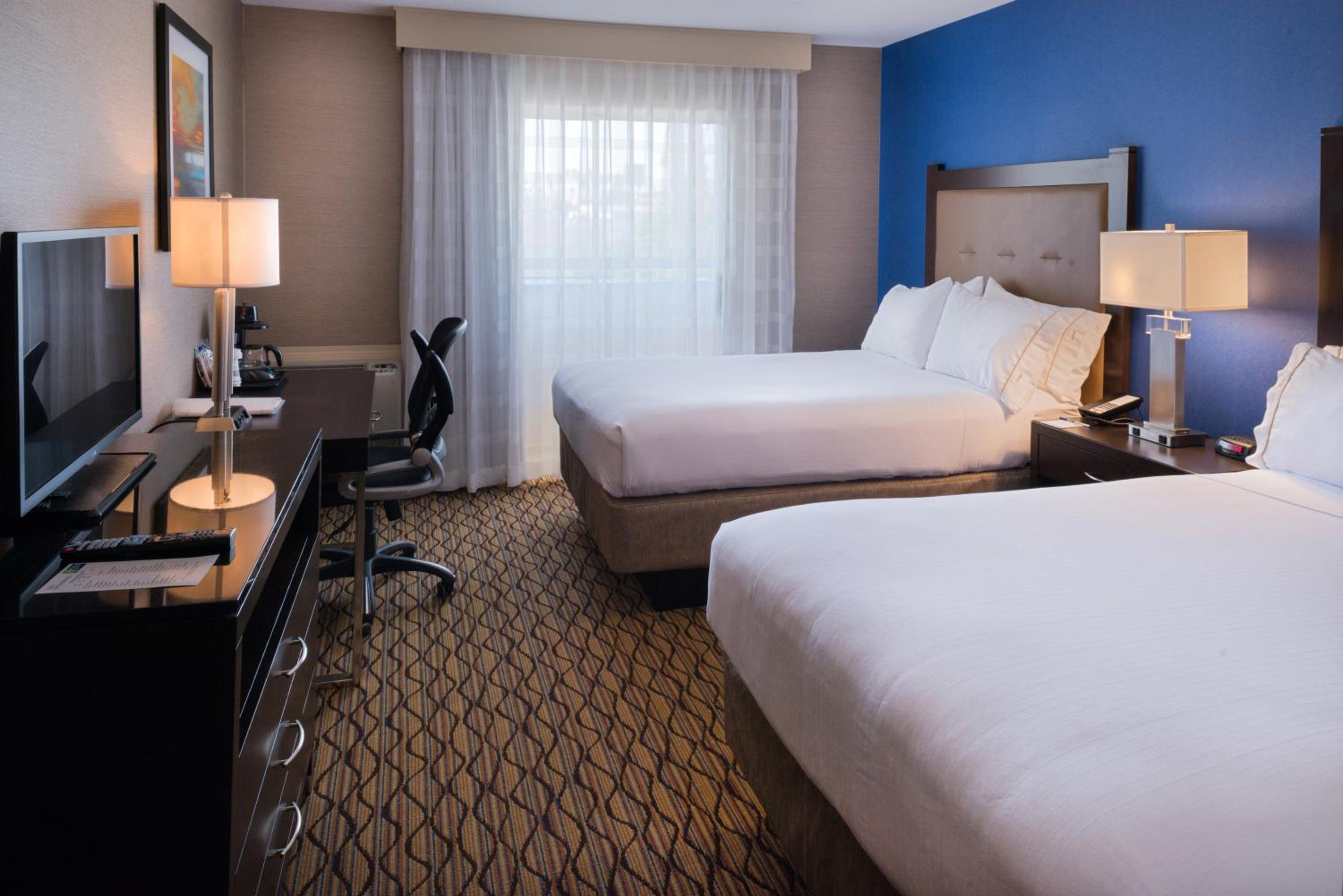Standard Double Room with Two Double Beds
