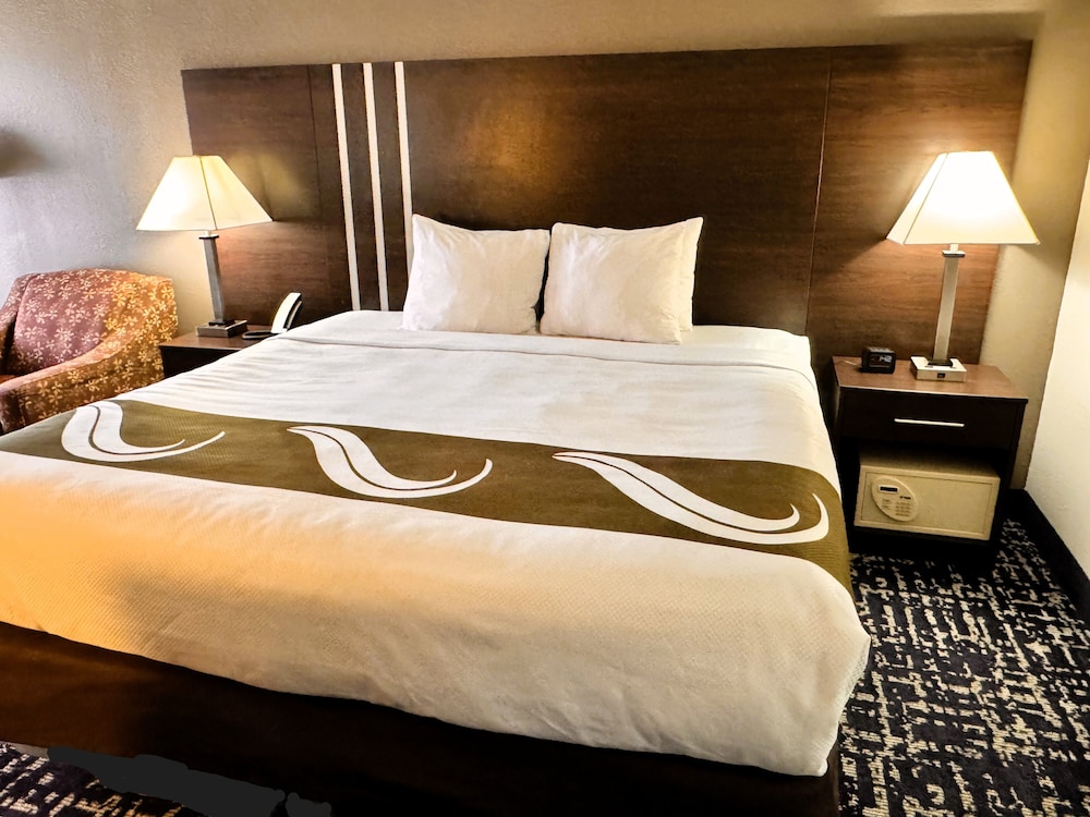 Room, 1 King Bed, Non Smoking (Upper Floor)