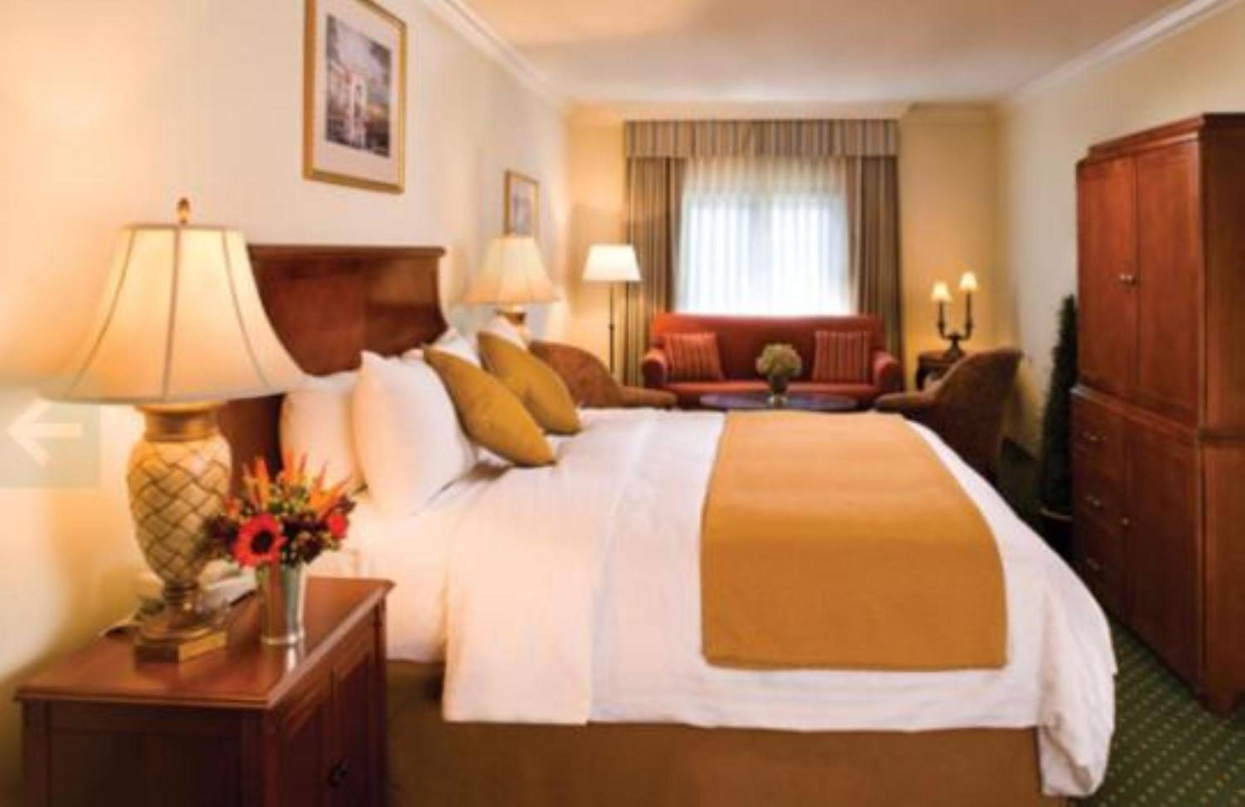 Deluxe King Room