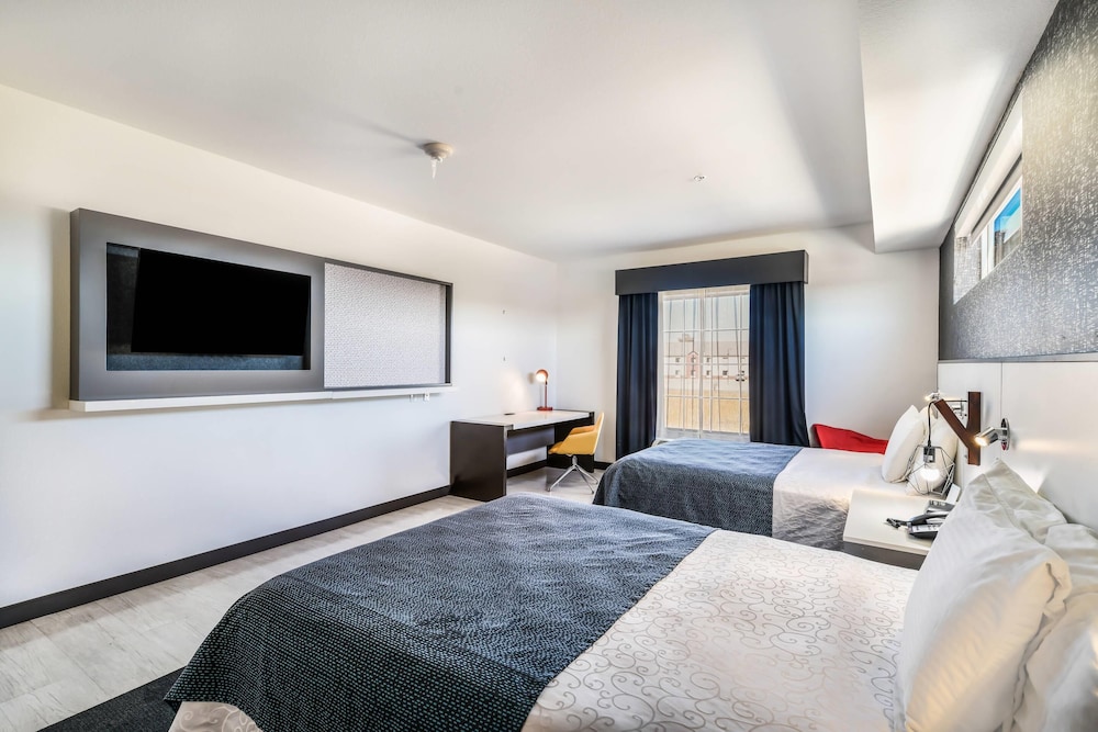 Room, 2 Queen Beds, Accessible, Non Smoking