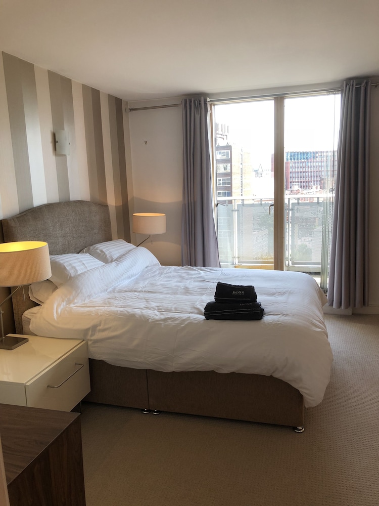 Luxury Apartment, 2 Double Beds, City View