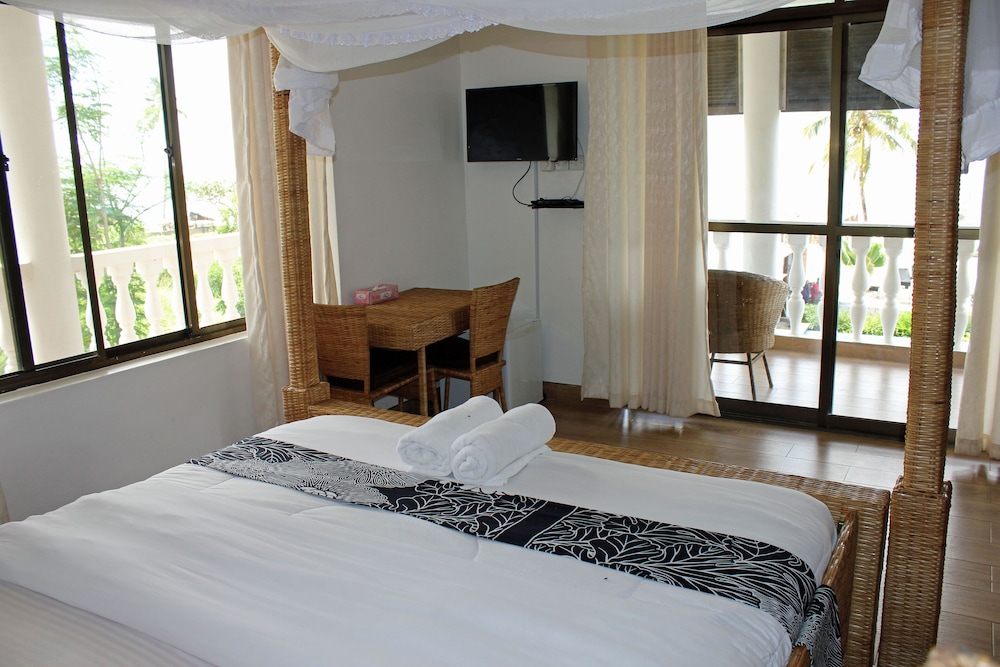 Family Quadruple Room, 2 Bedrooms, Balcony, Ocean View