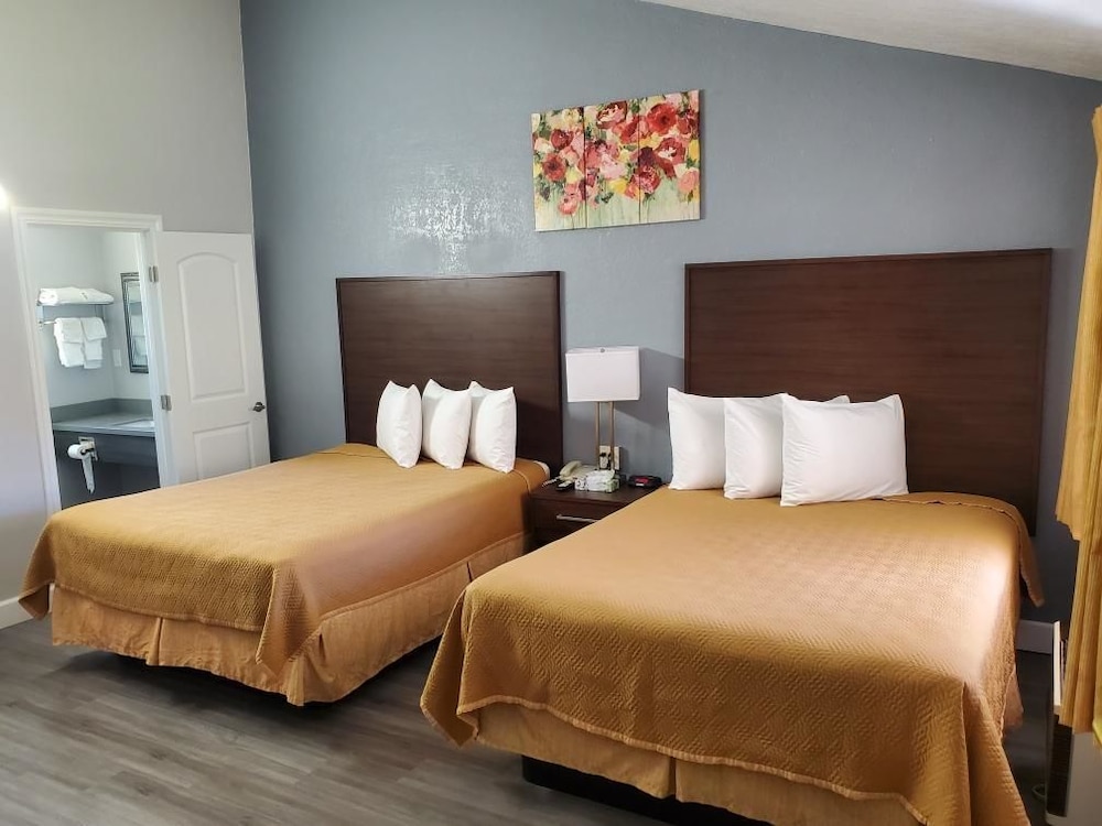 Standard Room, 2 Queen Beds, Non Smoking
