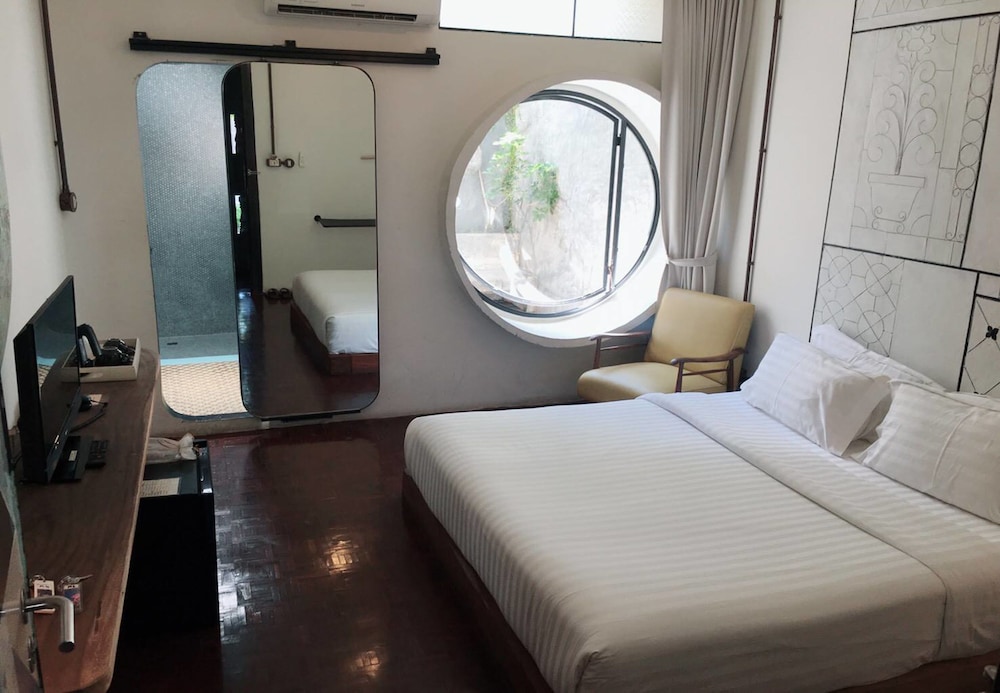 Ground Studio (Double Bed)