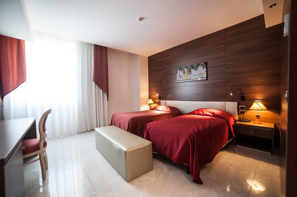 Double Room Single Use, 2 Twin Beds