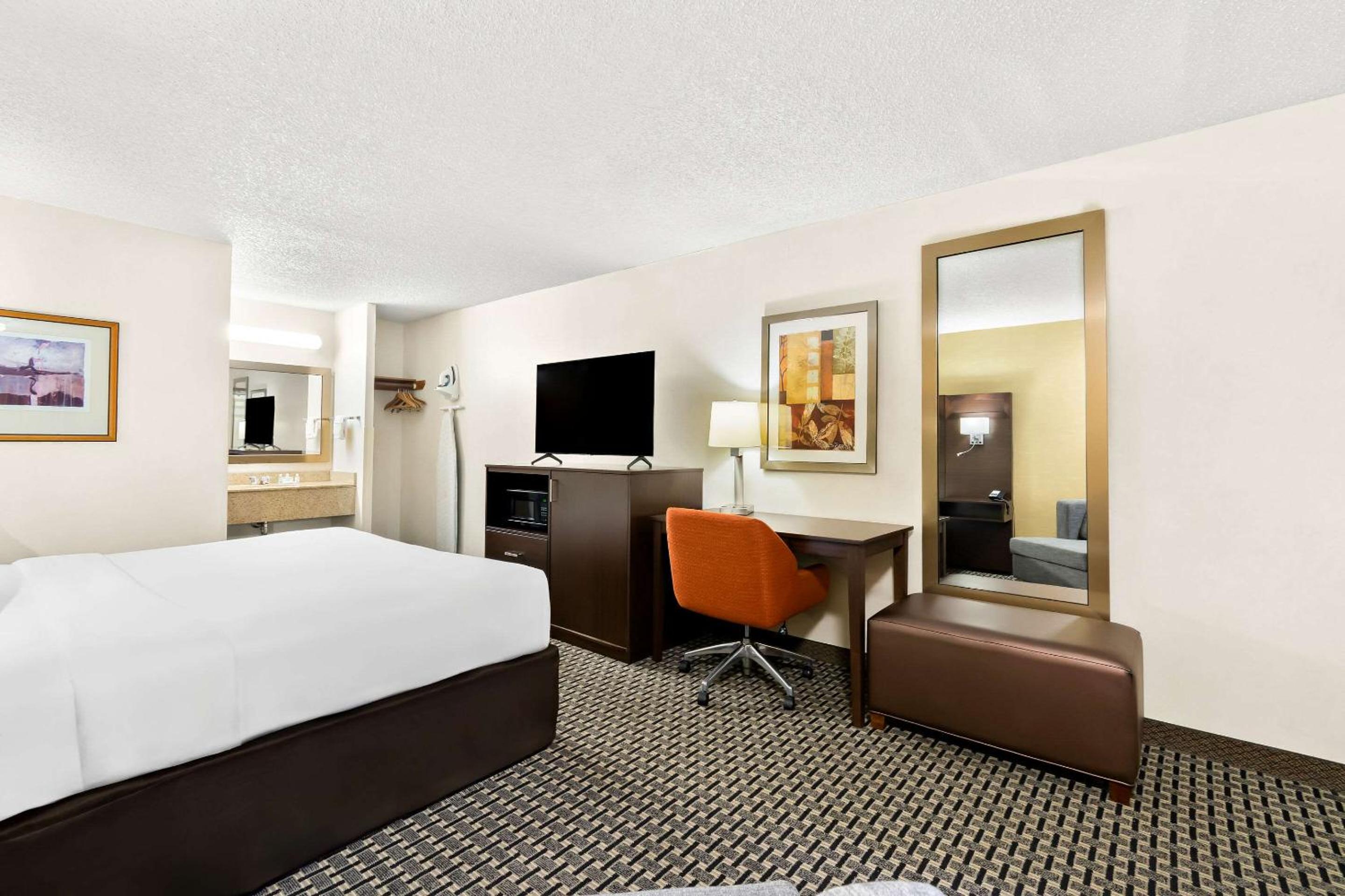King Room - Non-Smoking