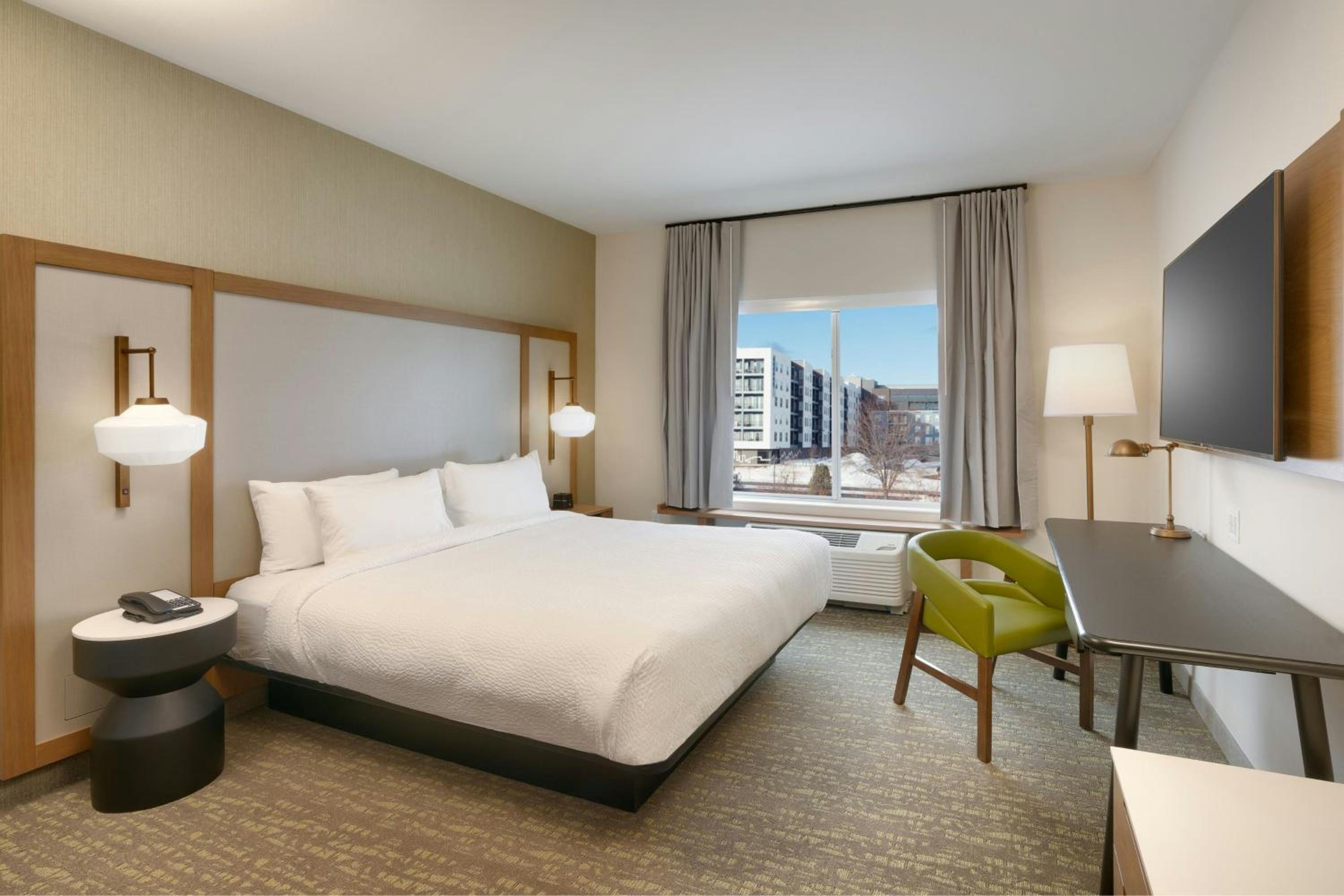 King Room with Bathtub - Mobility Access