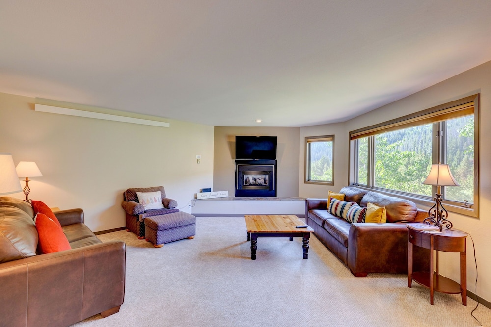 Condo, 2 Bedrooms