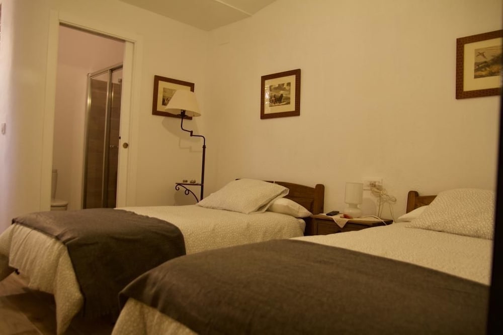 Twin Room, 2 Twin Beds, Garden View