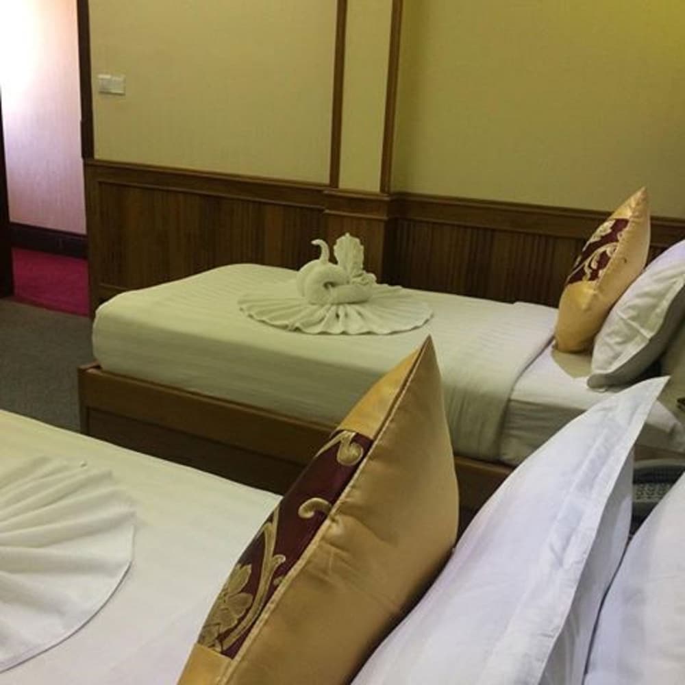 Standard Twin Room, 2 Twin Beds, Private Bathroom, City View