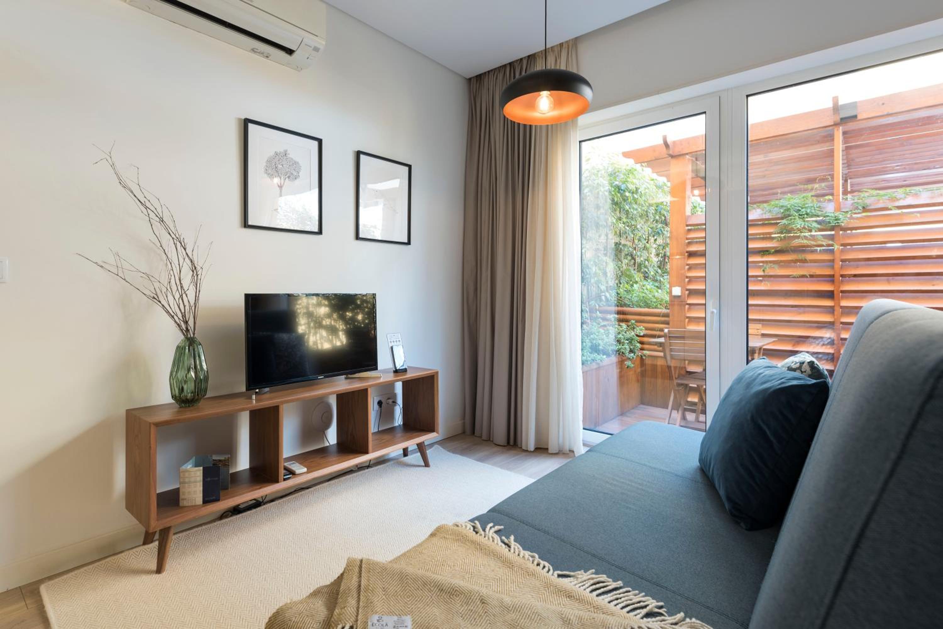 Apartment with Garden