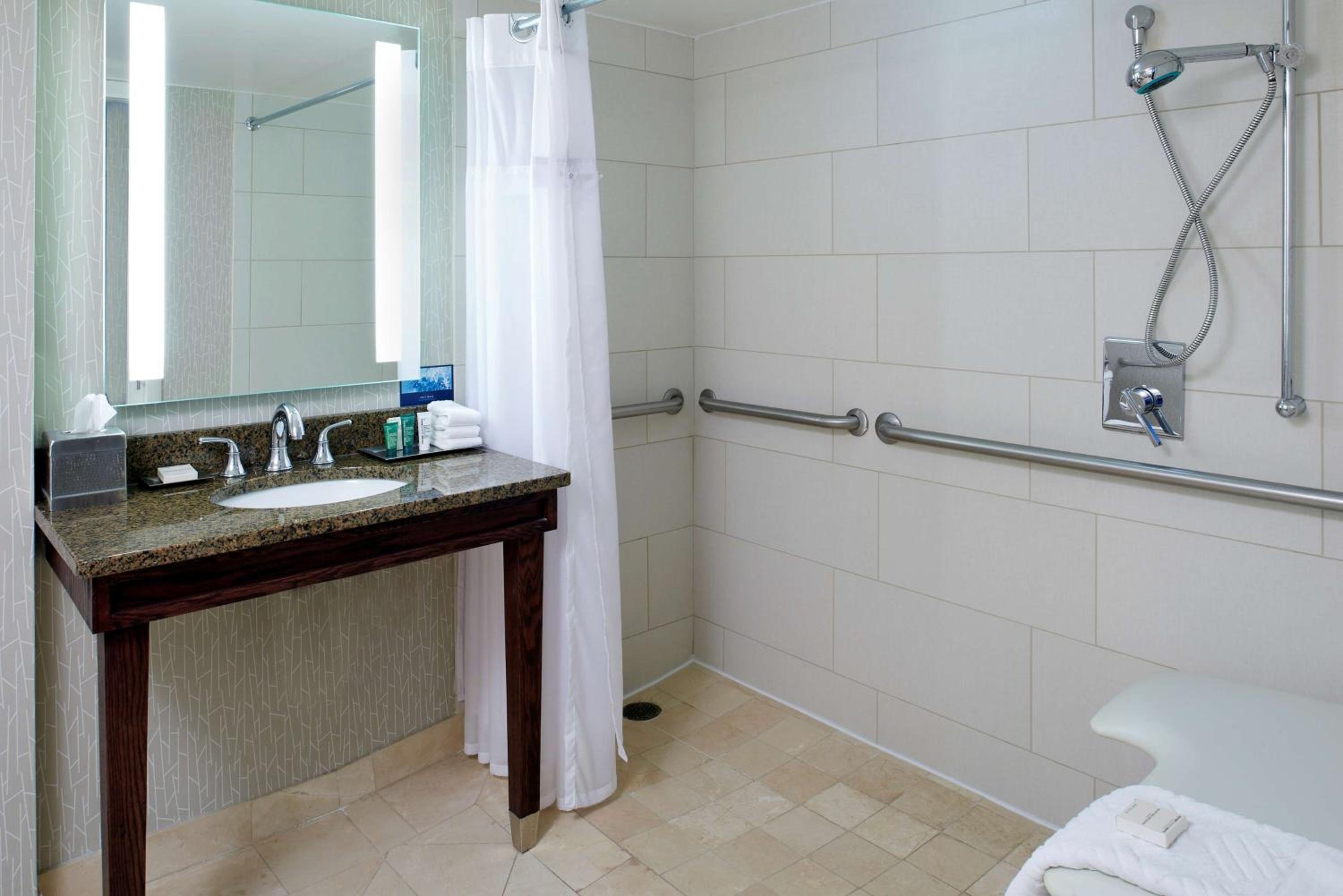 Double Room with Two Double Beds - Mobility Access