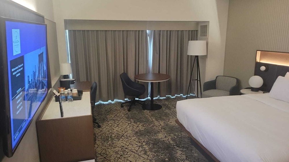 Deluxe Room, 1 King Bed with Sofa bed