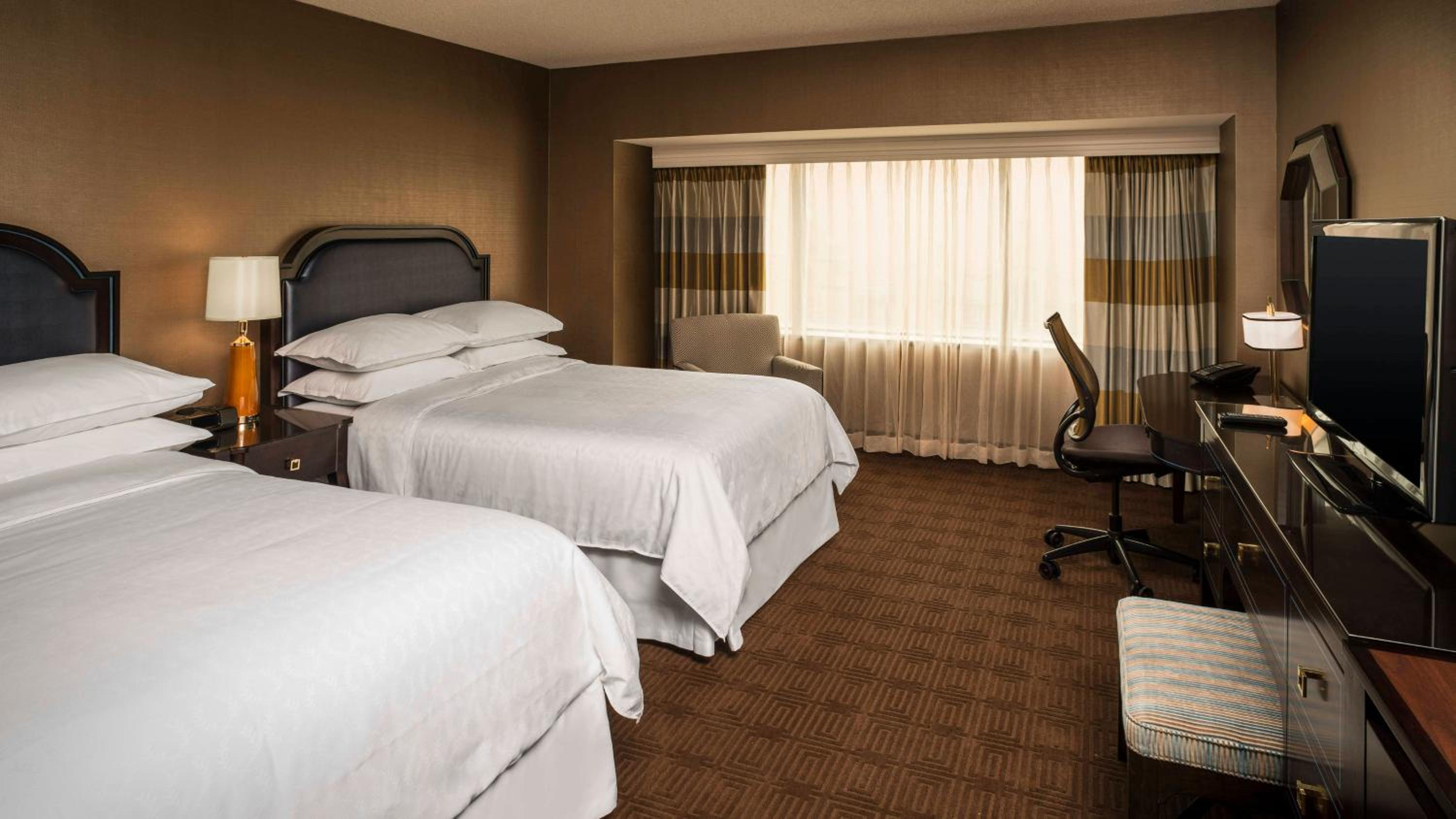 Concierge Level, Guest Room, 2 Double, City View