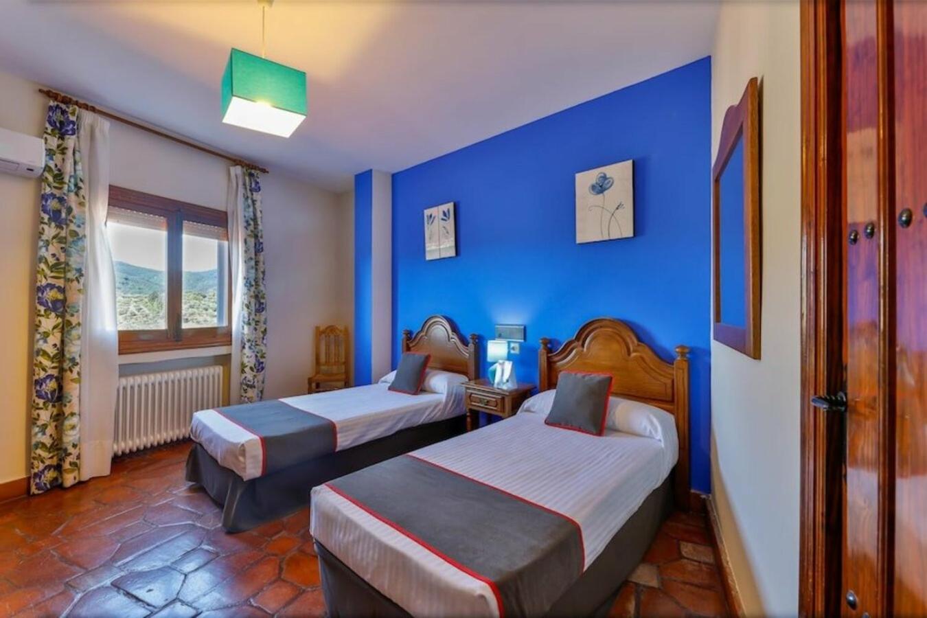 Twin Room With View
