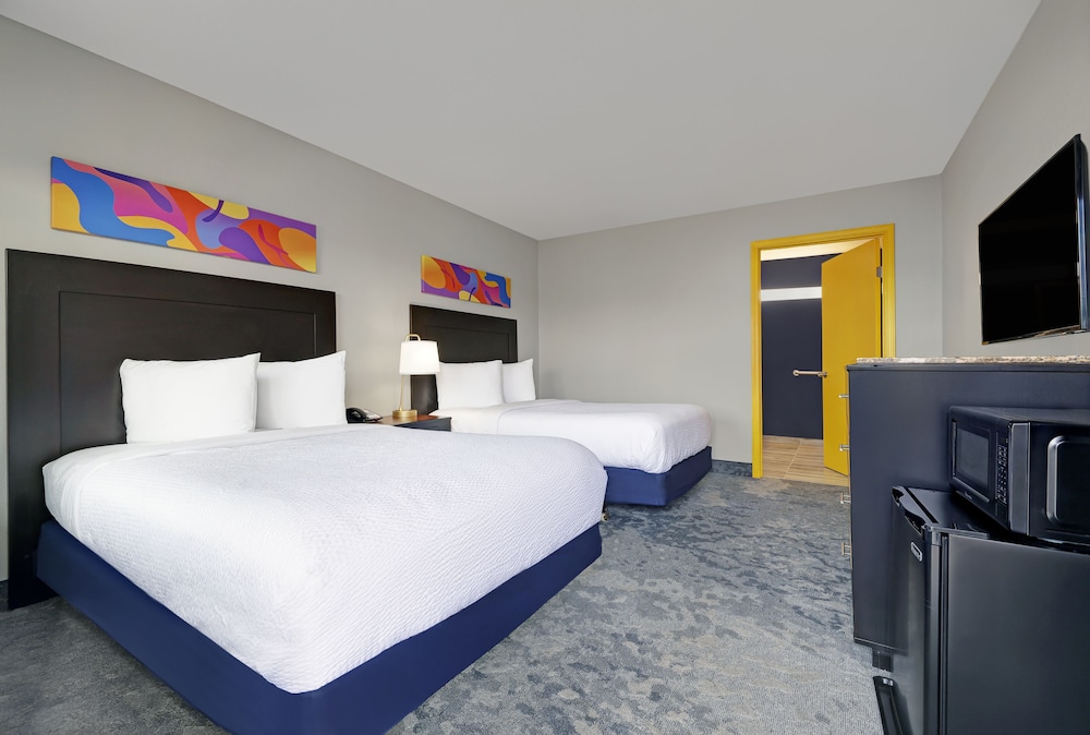 Double Room, 2 Double Beds, Accessible