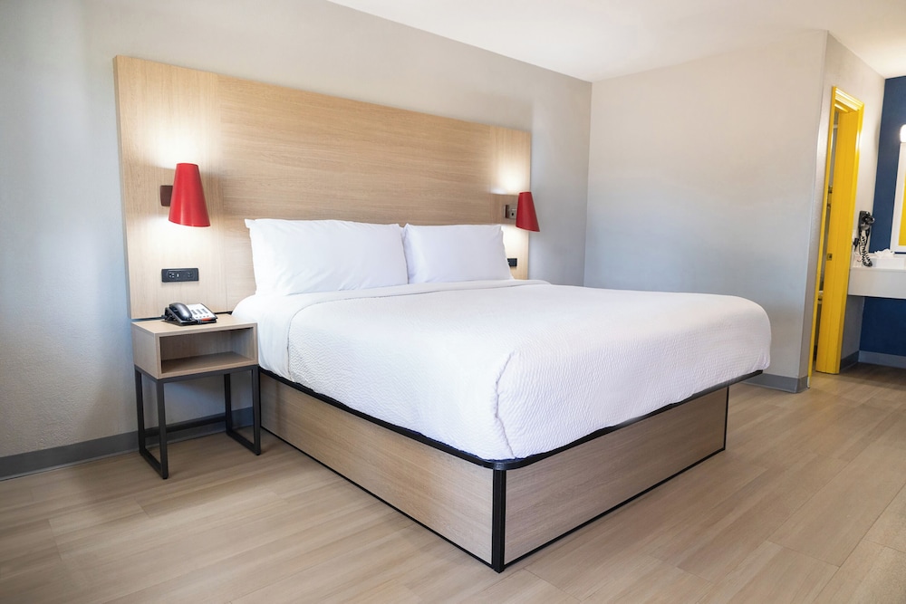 Standard Room, 1 King Bed, Non Smoking