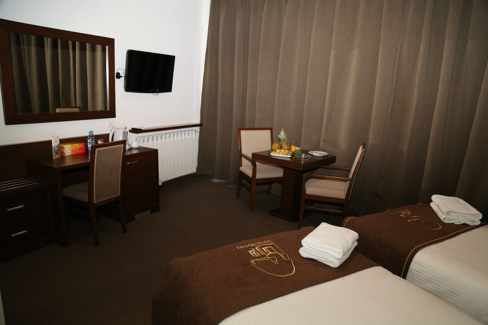 Deluxe Room, 2 Twin Beds, Non Smoking