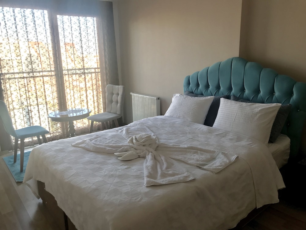 Deluxe Suite, Pool View