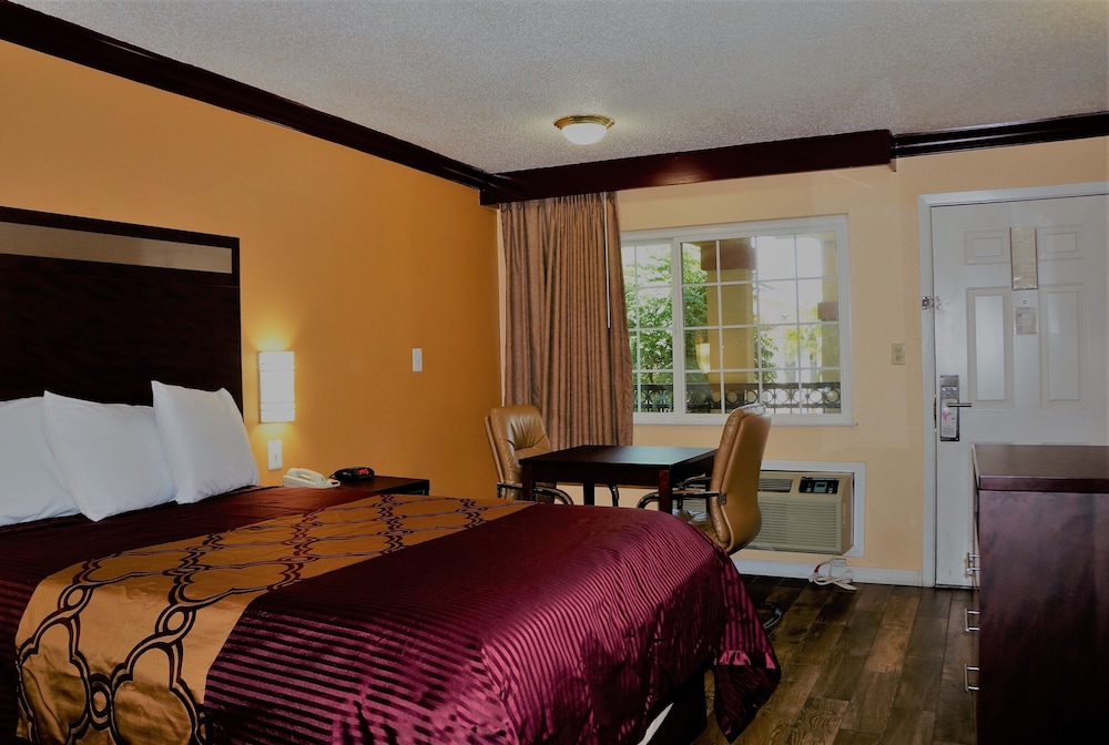 Standard Room, 1 Queen Bed, Smoking
