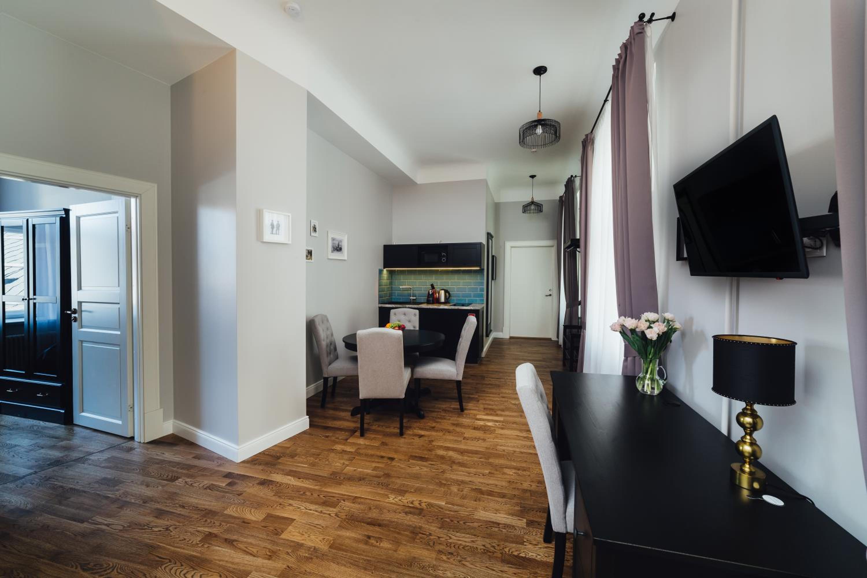 One-Bedroom Apartment