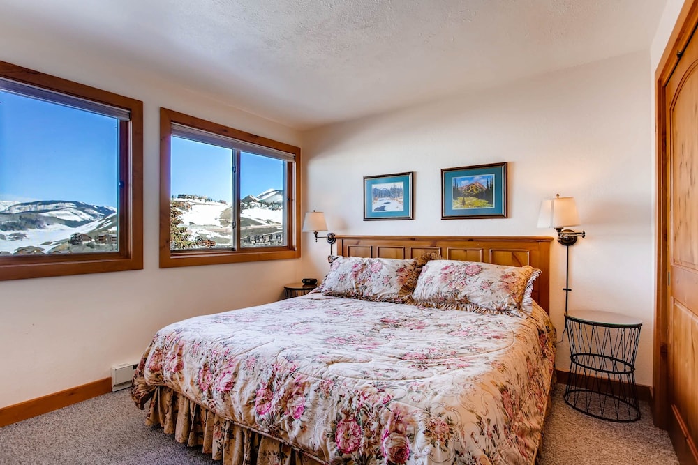 Condo, 5 Bedrooms