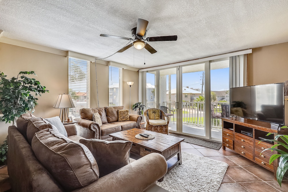 Condo, 2 Bedrooms