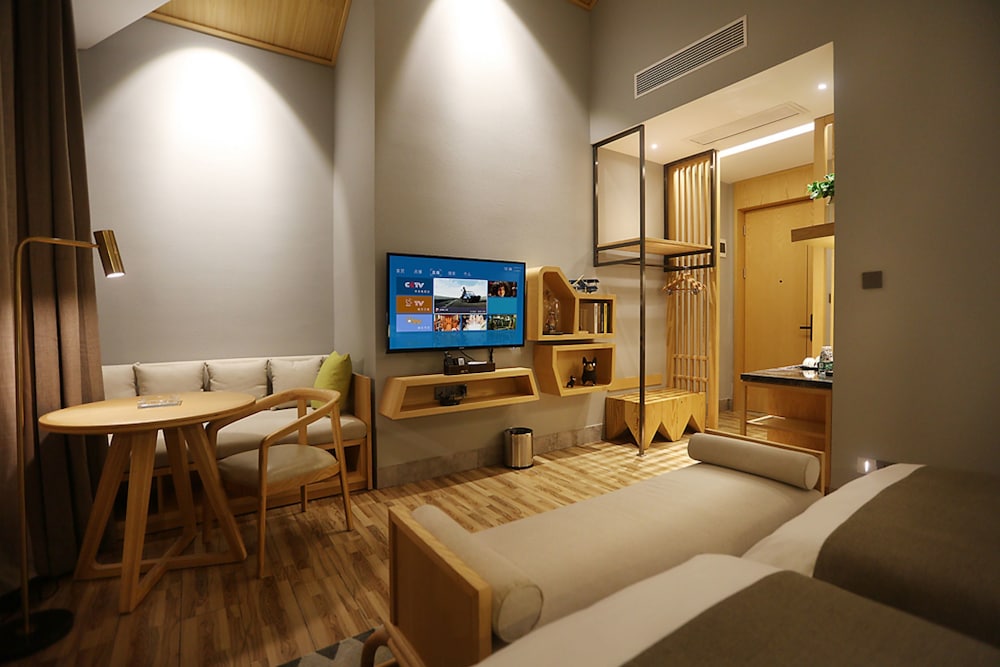 Twin Room, Lake View