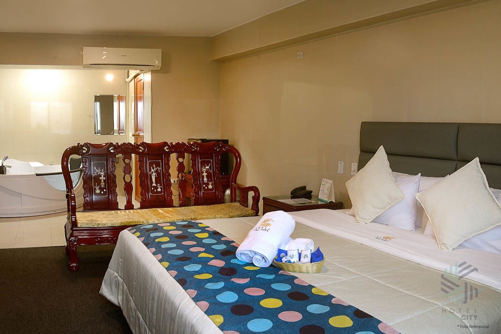 Signature Room, 1 King Bed