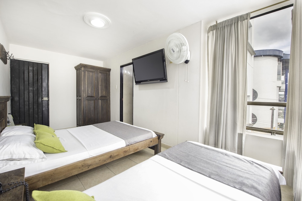 Family Room, Multiple Beds, Non Smoking
